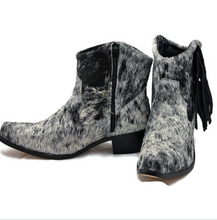Load image into Gallery viewer, Agave Sky Salt &amp; Pepper Ankle Boot

