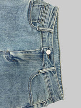 Load image into Gallery viewer, Flared Pants Floral Printed High-Waisted Pockets Jeans
