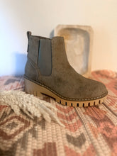 Load image into Gallery viewer, Very G Pasadena Boots - Grey
