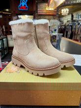Load image into Gallery viewer, Very G Marlo Fur Lined Booties
