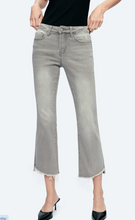 Load image into Gallery viewer, Bayeas Grey Crop Jean
