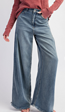 Load image into Gallery viewer, Easy Saturday Jeans
