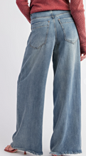 Load image into Gallery viewer, Easy Saturday Jeans
