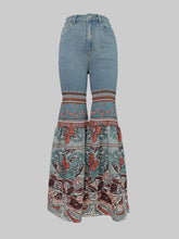 Load image into Gallery viewer, Flared Pants Floral Printed High-Waisted Pockets Jeans
