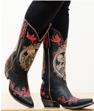 Load image into Gallery viewer, Old Gringo Kiss Boots YL615-2
