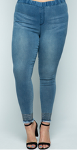 Load image into Gallery viewer, Vocal Curvy Girl Jeans
