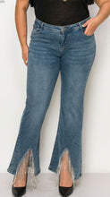 Load image into Gallery viewer, Vocal Curvy Girl Rhinestone Jean
